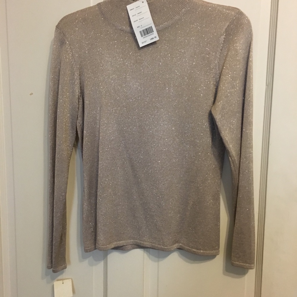 Dressy sweater nwot w/ metallic threads